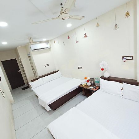 Hotel S Tower Ujjain Ngoại thất bức ảnh