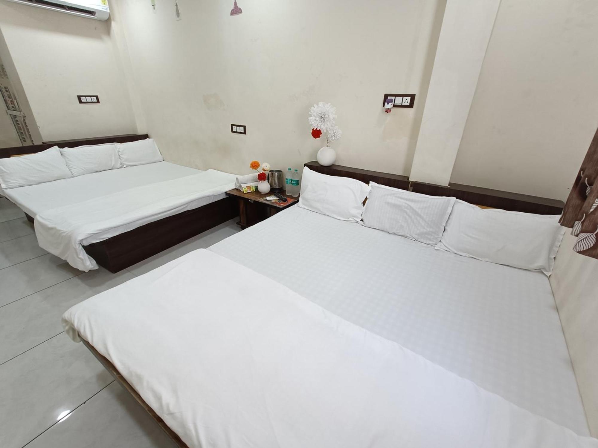 Hotel S Tower Ujjain Ngoại thất bức ảnh