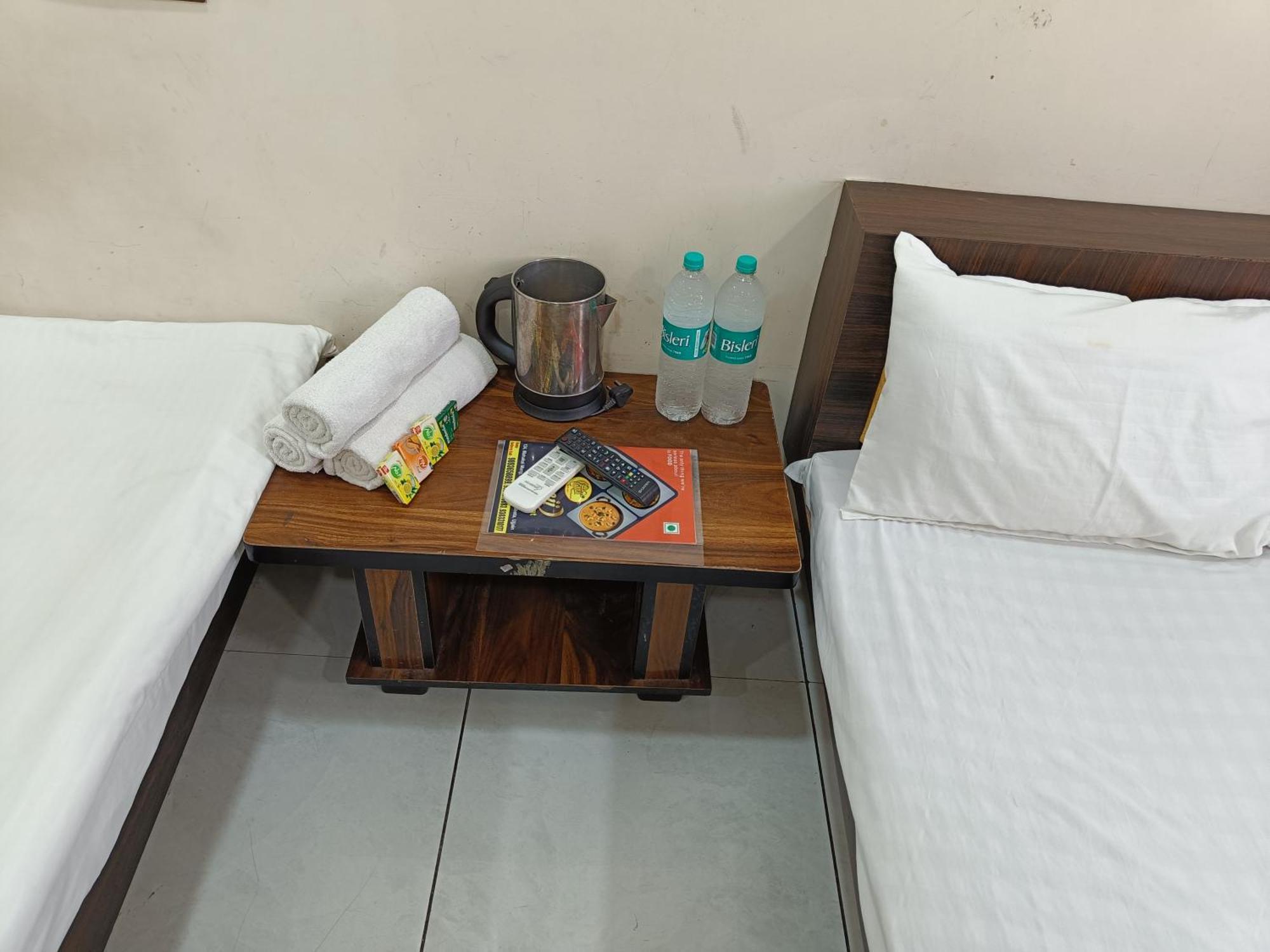 Hotel S Tower Ujjain Ngoại thất bức ảnh