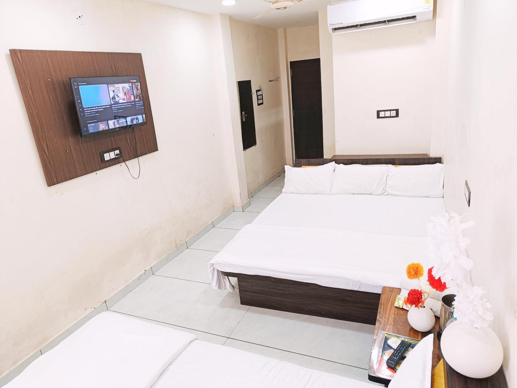 Hotel S Tower Ujjain Ngoại thất bức ảnh