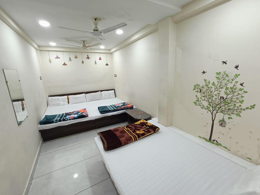 Hotel S Tower Ujjain Ngoại thất bức ảnh