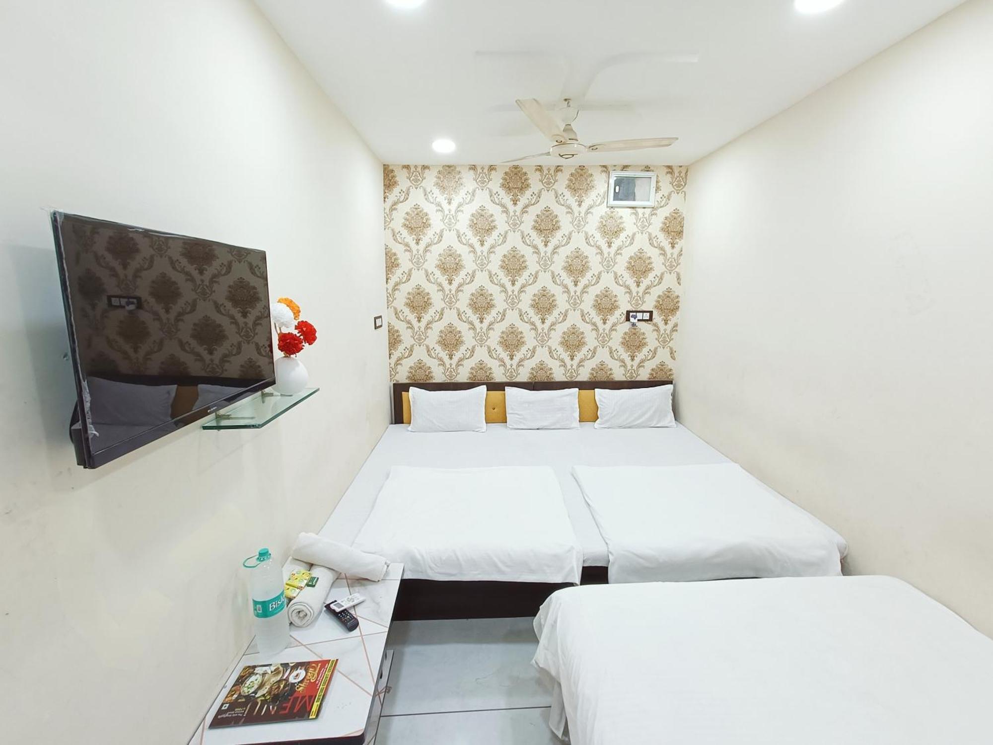 Hotel S Tower Ujjain Ngoại thất bức ảnh