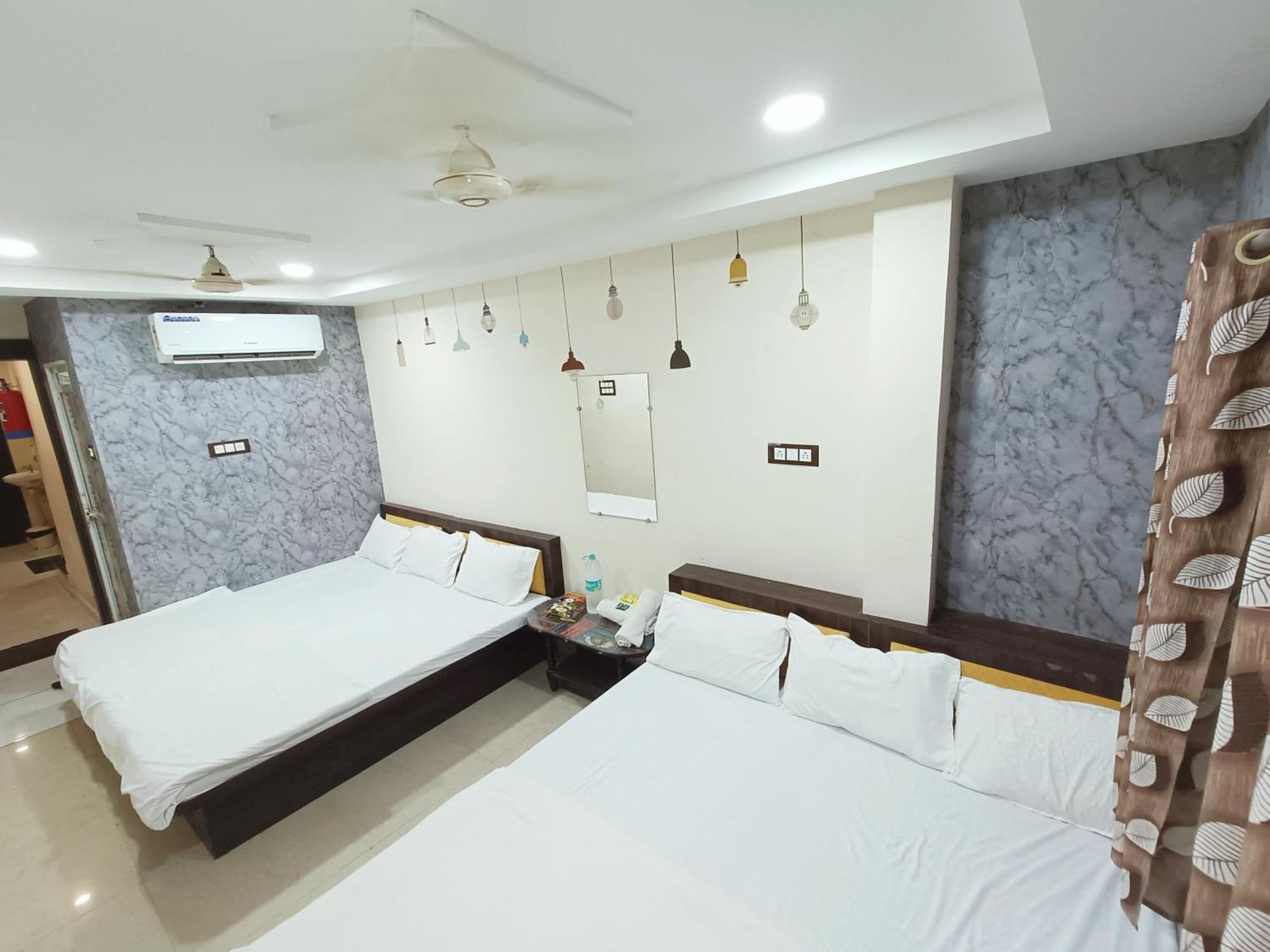 Hotel S Tower Ujjain Ngoại thất bức ảnh