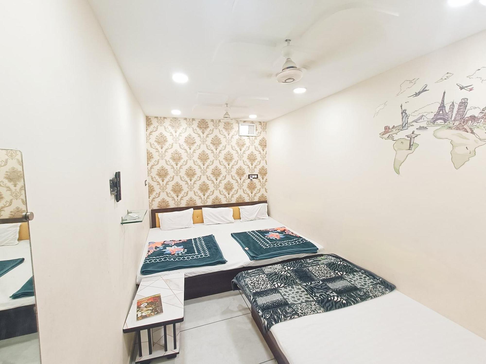 Hotel S Tower Ujjain Ngoại thất bức ảnh