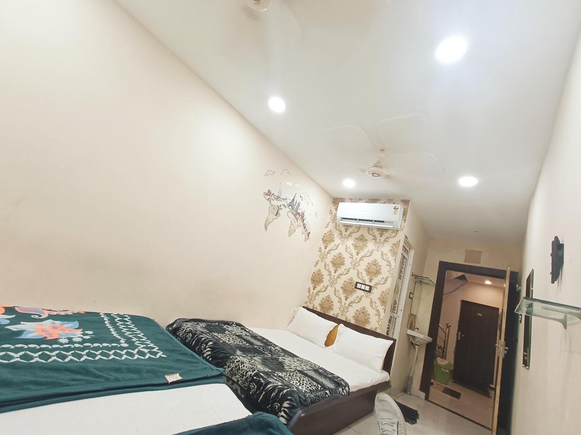 Hotel S Tower Ujjain Ngoại thất bức ảnh